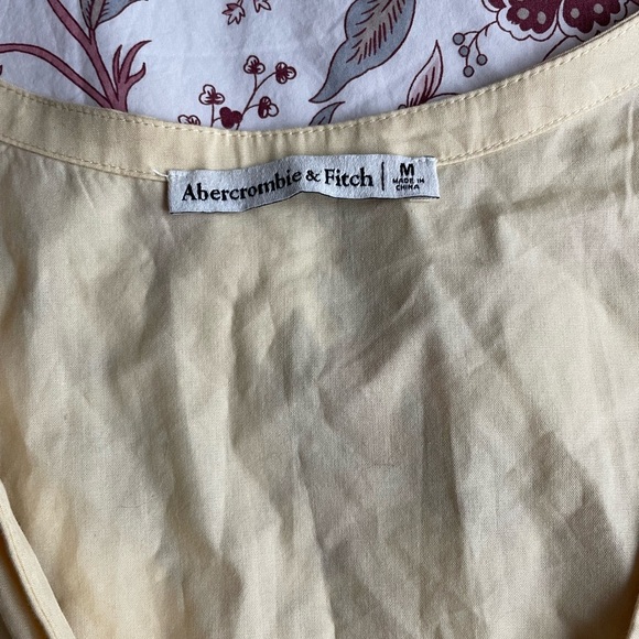 Abercrombie Butter Yellow Puff Sleeve Tie Front Crop Top Medium Boho Classic - Picture 7 of 9
